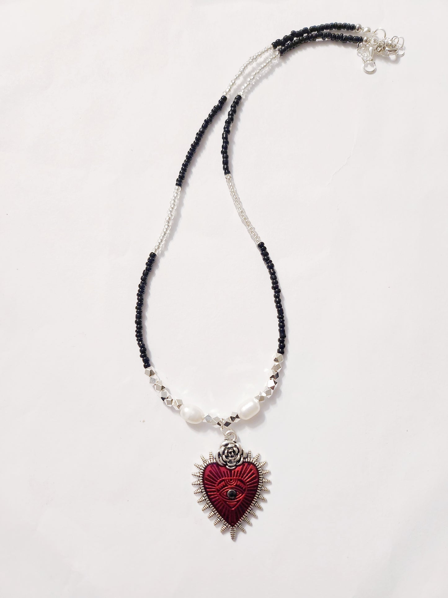 Handmade Pearls Necklace Crimson Heartstrings