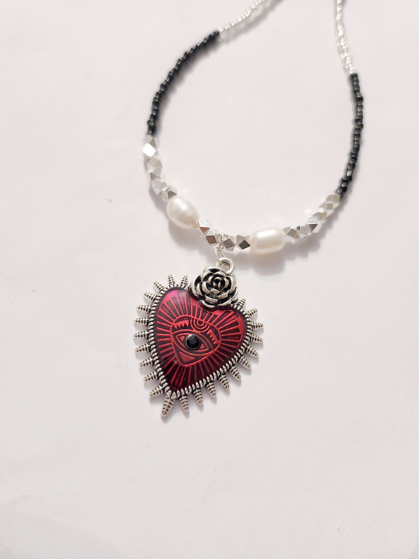 Handmade Pearls Necklace Crimson Heartstrings