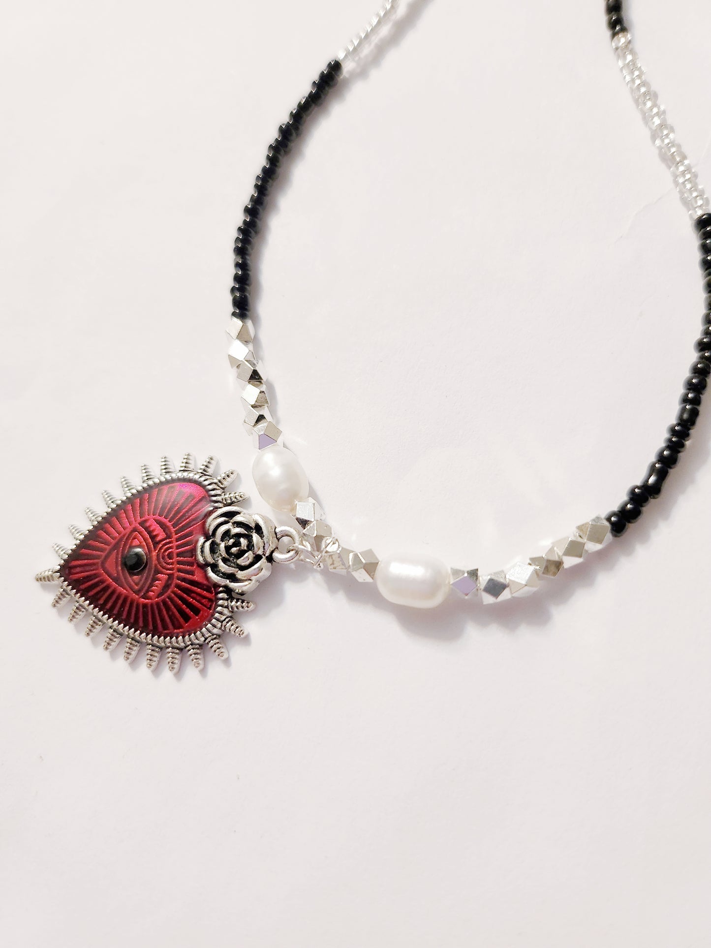 Handmade Pearls Necklace Crimson Heartstrings
